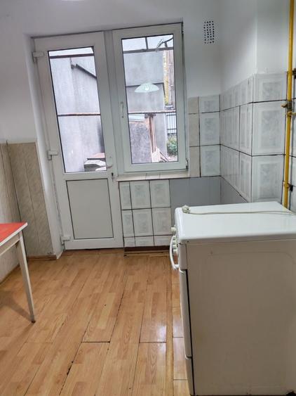 Apartament cu 2 camere decomandat în Petros
