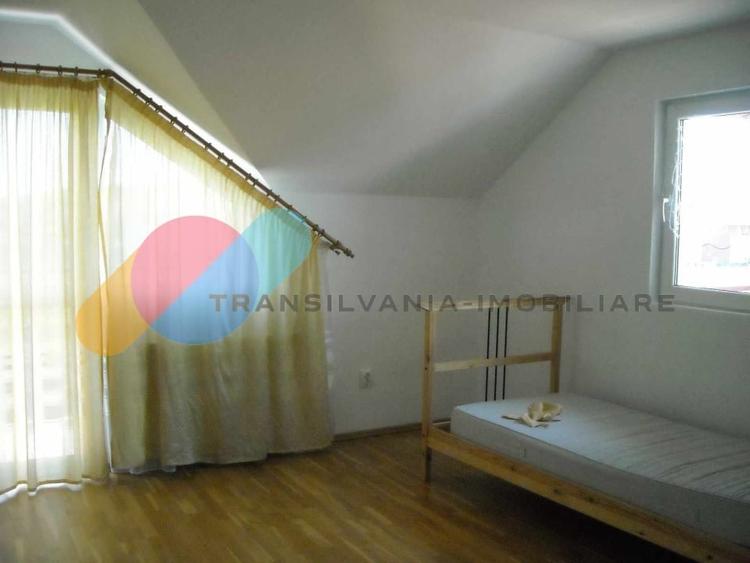 Casă individuală cu 4 camere cu Canalizare în Apahida