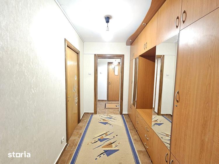 Apartament cu 3 camere semidecomandat, mobilat în Obor