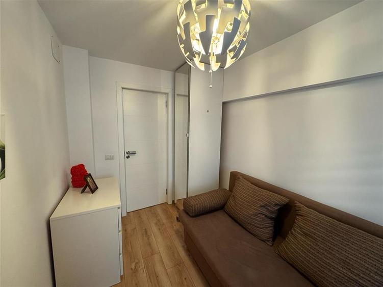 Apartament cu 3 camere decomandat, mobilat în Central