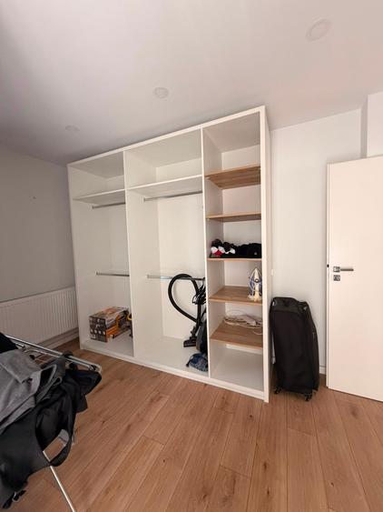 Apartament cu 3 camere semidecomandat în Crângași