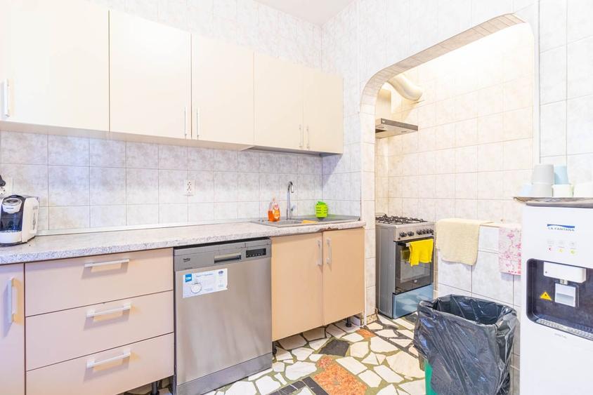 Casă individuală cu 7 camere cu Canalizare în Floreasca