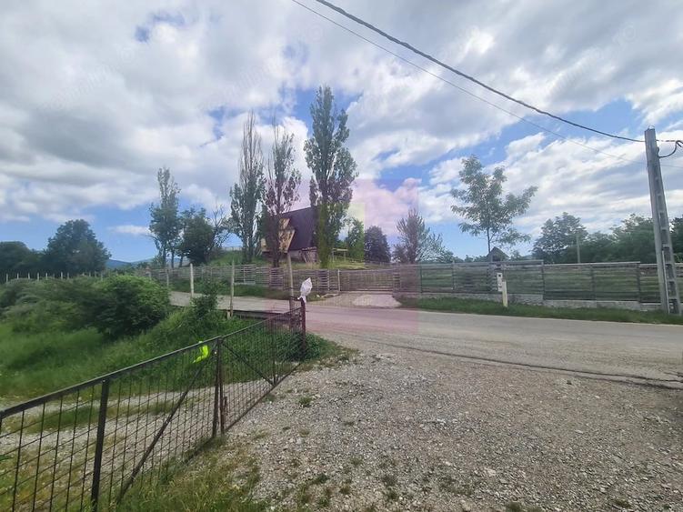 Teren de 9037 mp, în Central