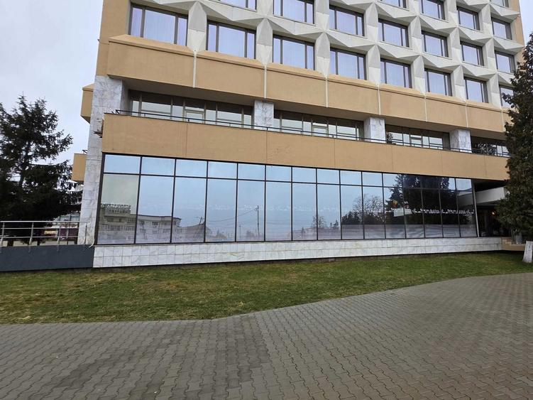 Spațiu comercial, de 295 mp, în Ultracentral