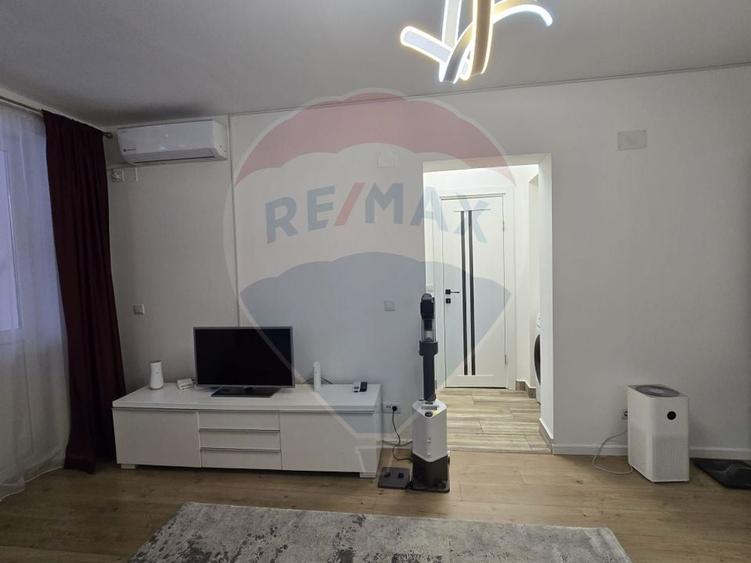 Apartament cu 2 camere semidecomandat, mobilat în Giulești