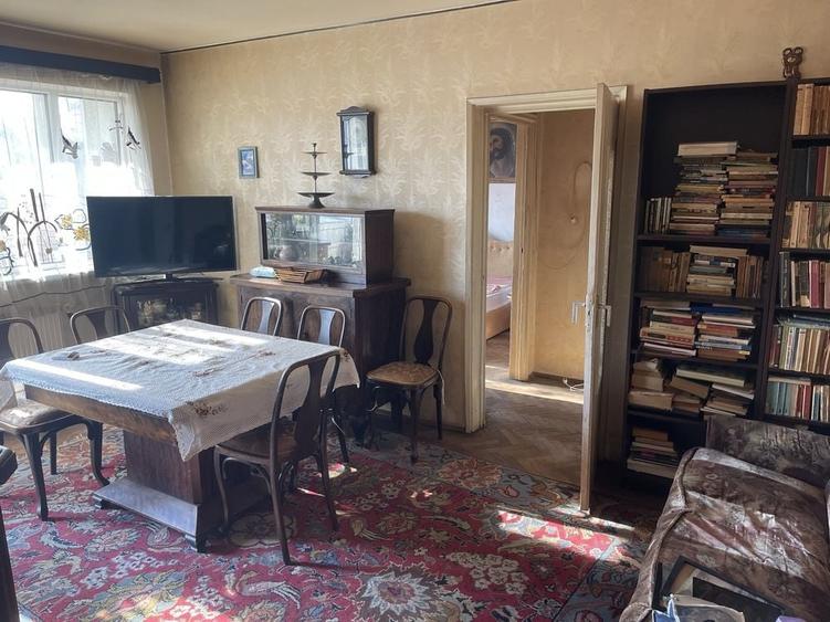 Apartament cu 3 camere semidecomandat în Exterior Vest
