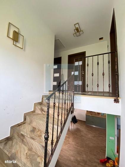 Casă cu 4 camere în Central