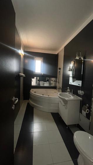 Apartament cu 2 camere decomandat în Europa