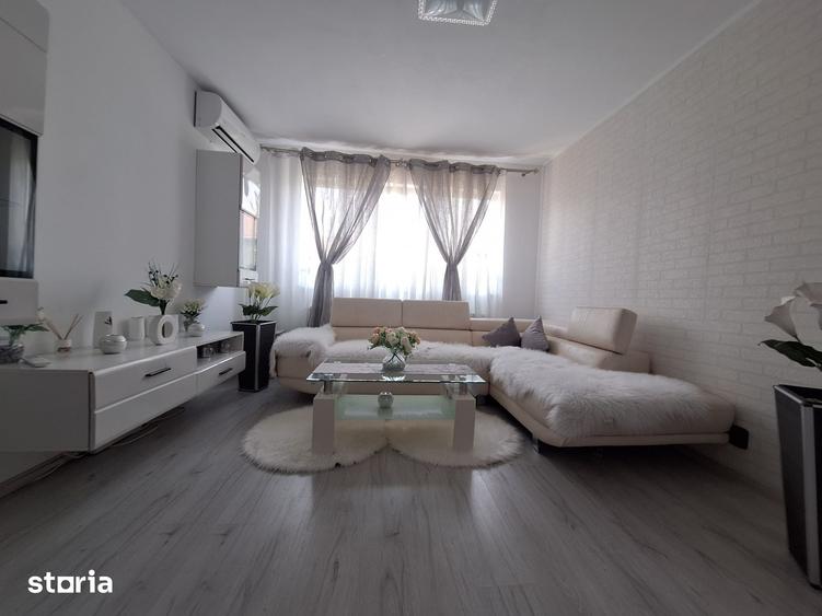 Apartament cu 3 camere semidecomandat în Girocului