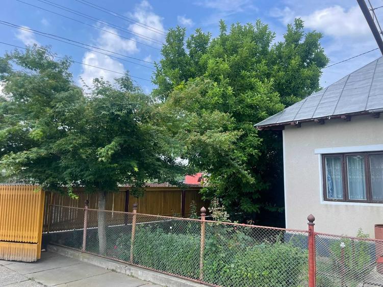 Casă cu 4 camere în Ghirdoveni