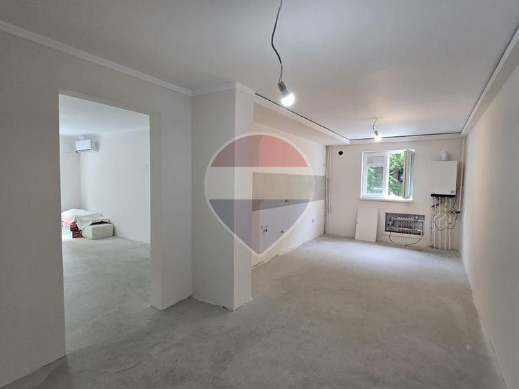 Apartament cu 2 camere semidecomandat în Crângași