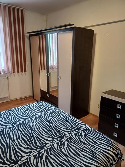 Apartament cu 2 camere decomandat în Casa de Cultură