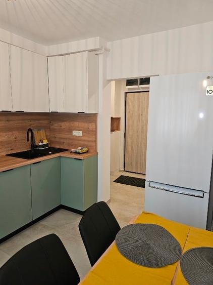 Apartament cu 2 camere decomandat, mobilat în Sebastian