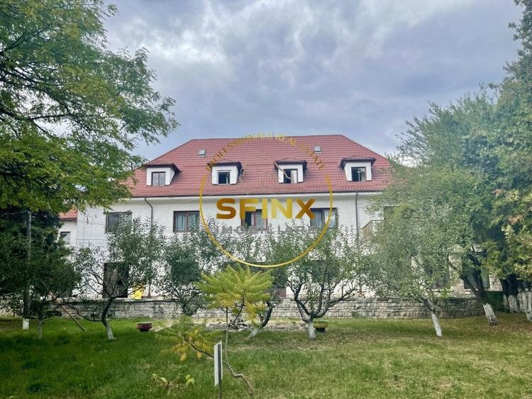 Casă individuală cu 50 camere cu Canalizare în Breaza