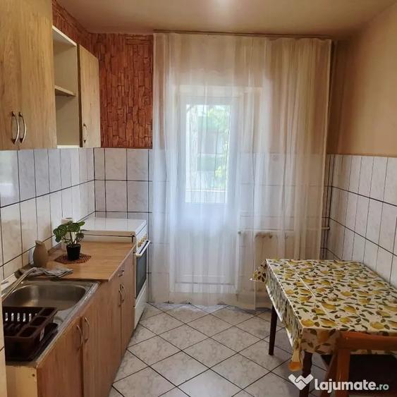 Inchiriez apartament 2 camere zona Decebal - 4