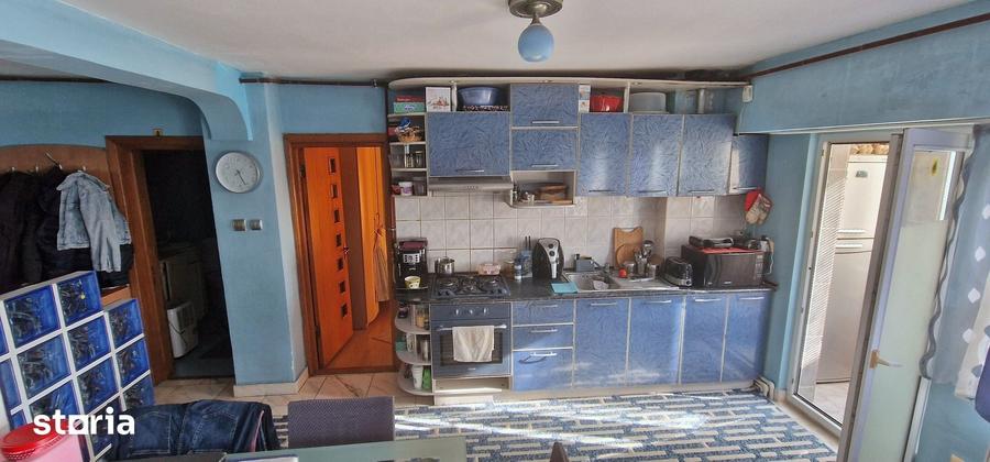 Apartament cu 2 camere decomandat în Gara