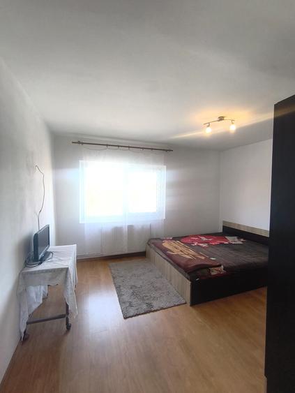 Apartament cu 3 camere decomandat în Bragadiru