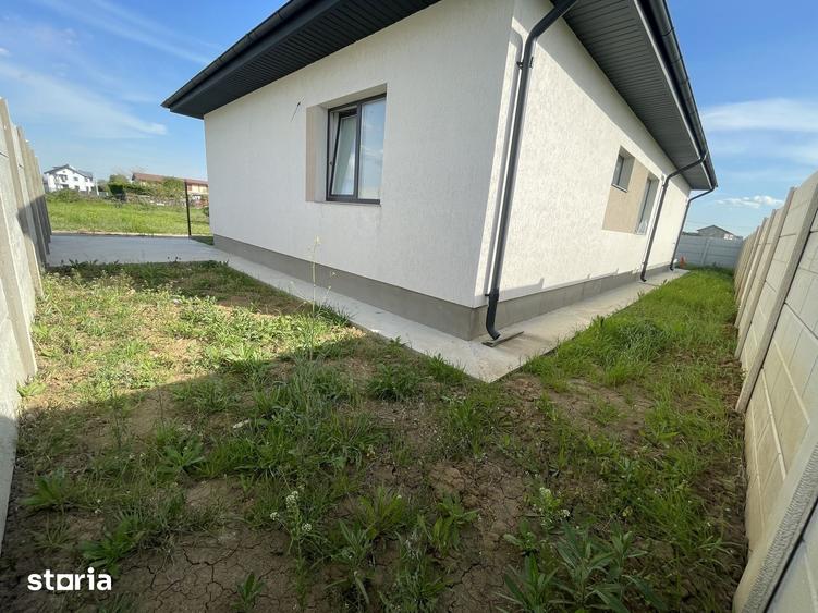 Casă cu 4 camere cu Teren 400 Mp în Domnești