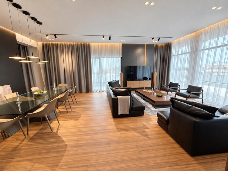 Apartament cu 4 camere în Băneasa