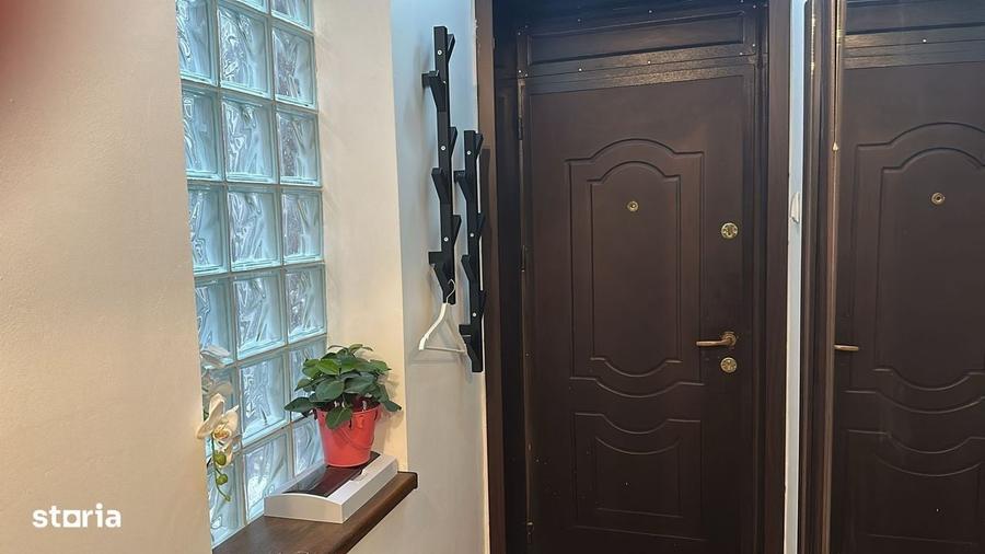 Apartament cu 3 camere semidecomandat în Dacia