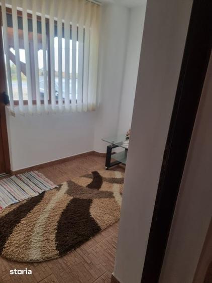 Casă cu 4 camere cu Teren 500 Mp în Central