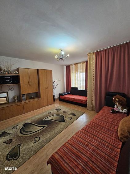 Apartament cu 3 camere decomandat în George Enescu