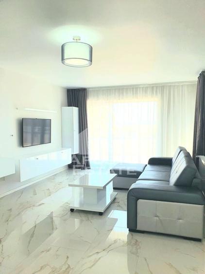 Apartament cu 3 camere semidecomandat în Malul Mureșului