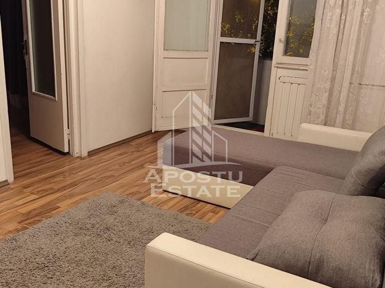 Apartament cu 2 camere semidecomandat, mobilat în Dacia