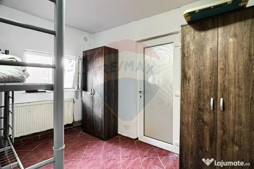 Casă cu 6 camere cu Teren 450 Mp în Central