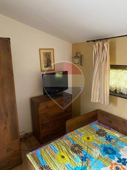 Casă cu 5 camere cu Teren 273 Mp în Butimanu