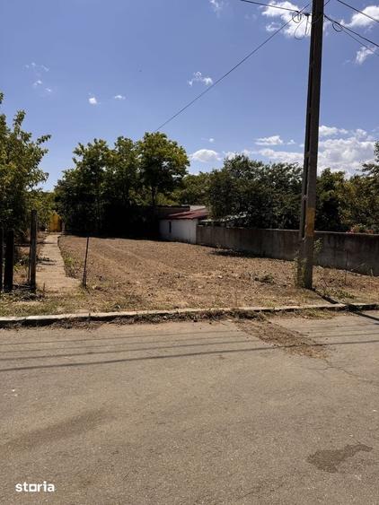 Teren de 386 mp, în Sud