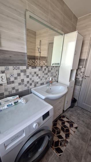 Apartament 2 camere de inchiriat( parcare inclusa)