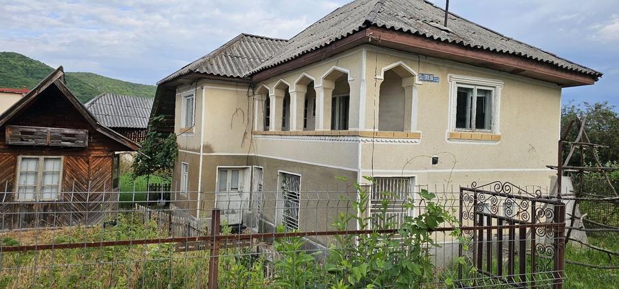 Casă cu 4 camere în Exterior Vest