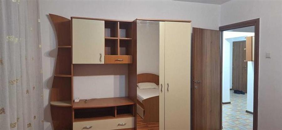 Apartament cu 3 camere decomandat în Brâncoveanu