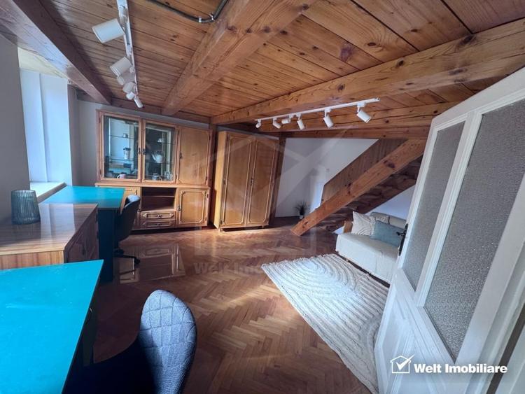 Apartament cu 3 camere semidecomandat, mobilat în Central