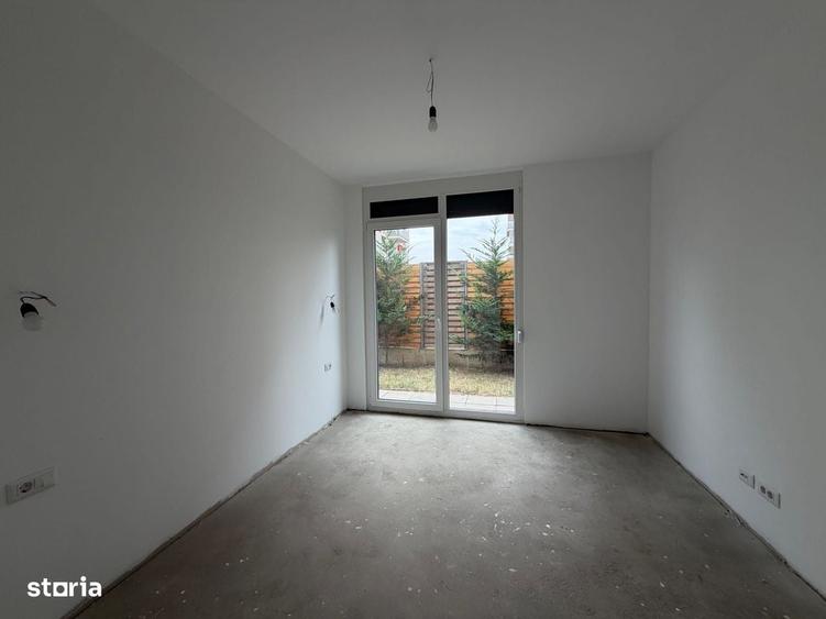 Apartament cu 3 camere în Intim