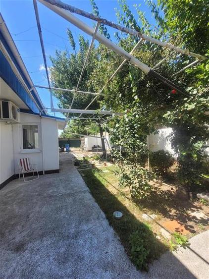 Casă individuală cu 5 camere cu Teren 314 Mp în Vest