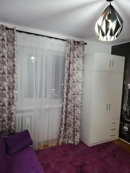 Apartament cu 4 camere decomandat în Central