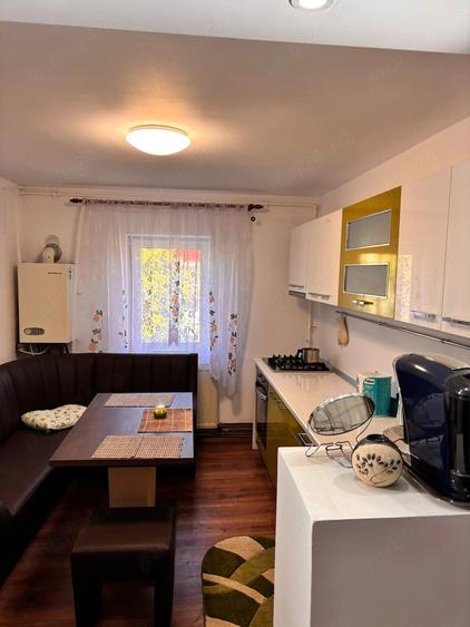 Apartament cu 4 camere decomandat în Central