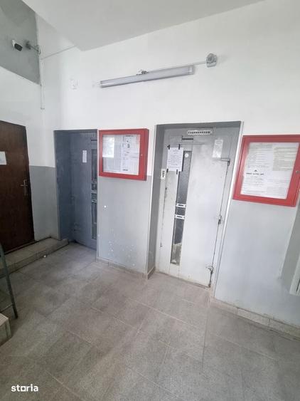 Garsonieră decomandată în Casa de Cultură