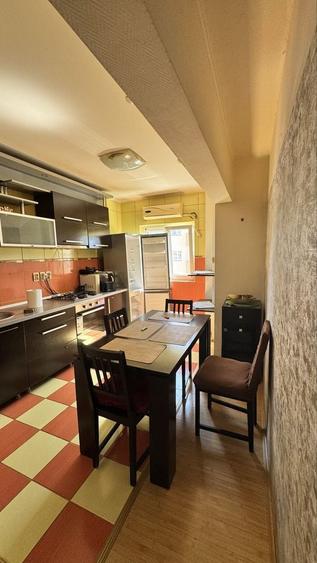 Apartament cu 2 camere decomandat în Republicii