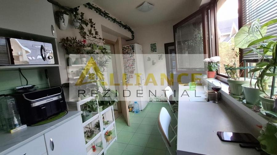 Apartament cu 2 camere decomandat, mobilat în Central