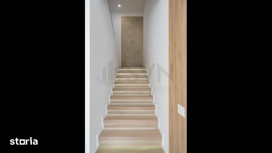 Casă cu 6 camere cu Teren 425 Mp în Central