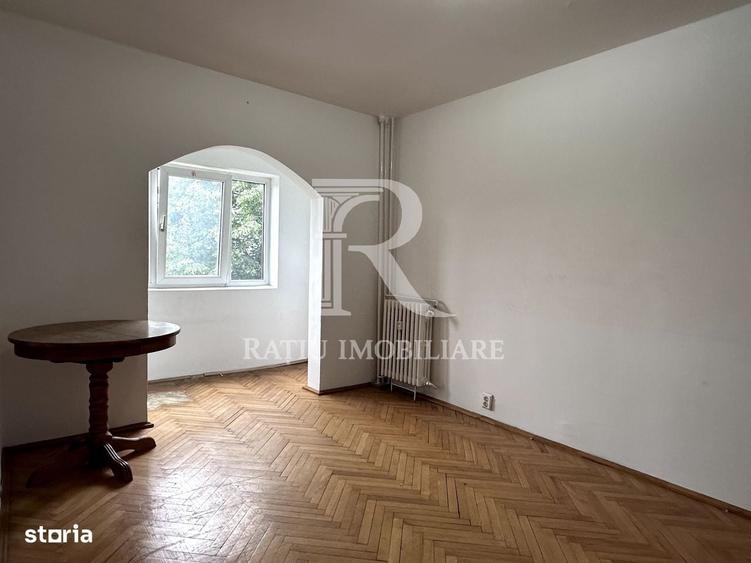 Apartament cu 3 camere decomandat în Nufărul