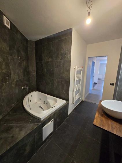 Apartament cu 2 camere decomandat în Florești