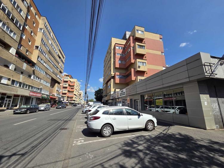 Apartament cu 3 camere decomandat în Mărăști