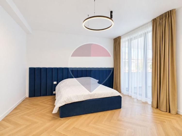 Casă cu 5 camere cu Teren 125 Mp în Tunari