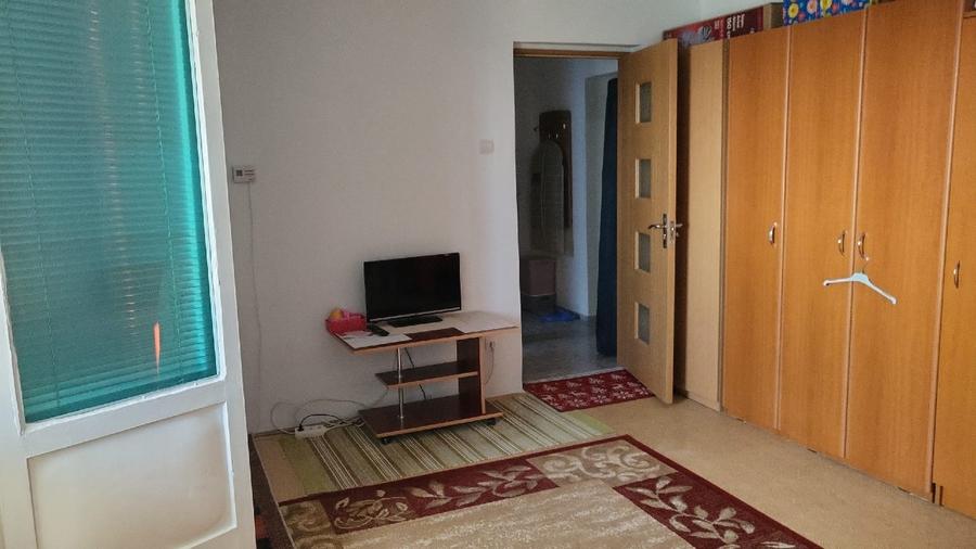 Apartament cu 2 camere decomandat în Titan