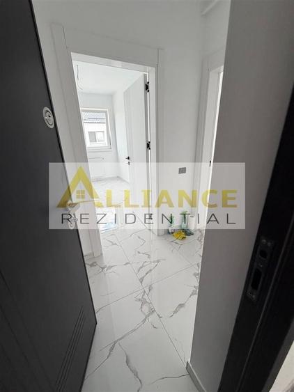 Apartament cu 3 camere decomandat în Metalurgiei
