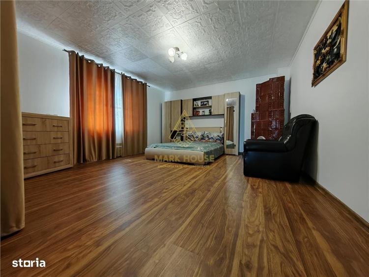 Casă cu 4 camere în Gârleni